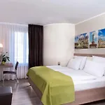 Western Kantstrasse 4*
