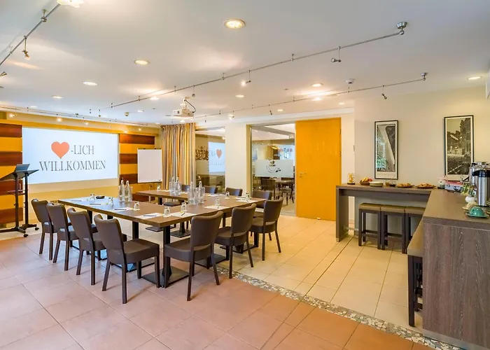 Western Kantstrasse 4*