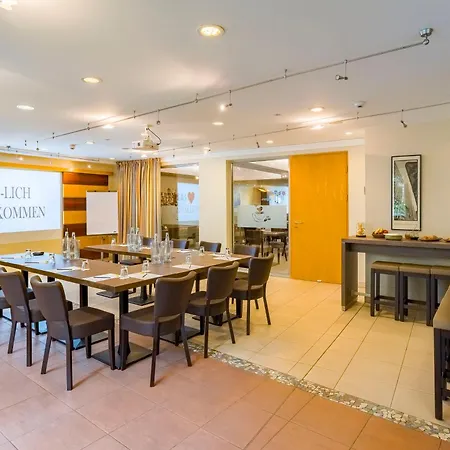 Western Kantstrasse 4*