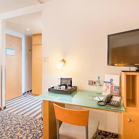 Western Kantstrasse 4* 베를린