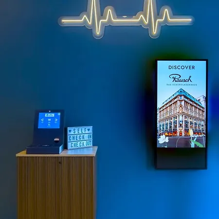 Western Kantstrasse 4* 베를린